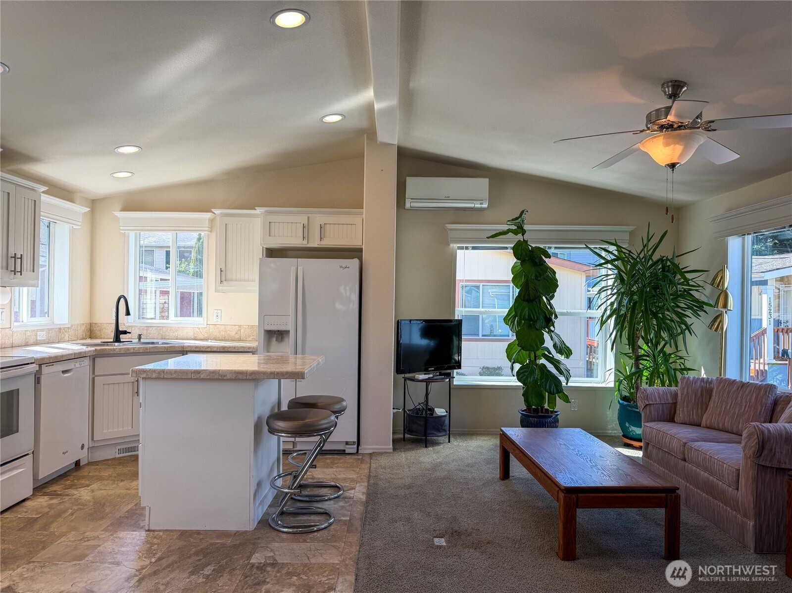 15256 Pine Drive Renton, WA 98058 - Photo 4 of 12