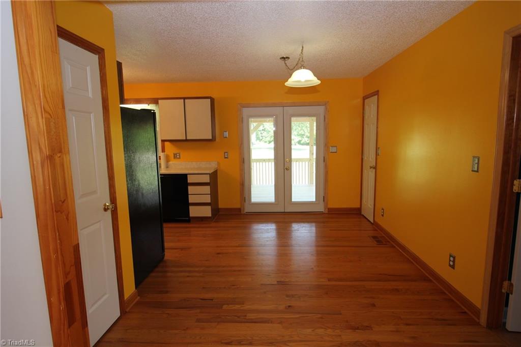1164 County Home Road Mocksville, NC 27028 - Photo 4 of 18 Dining Area