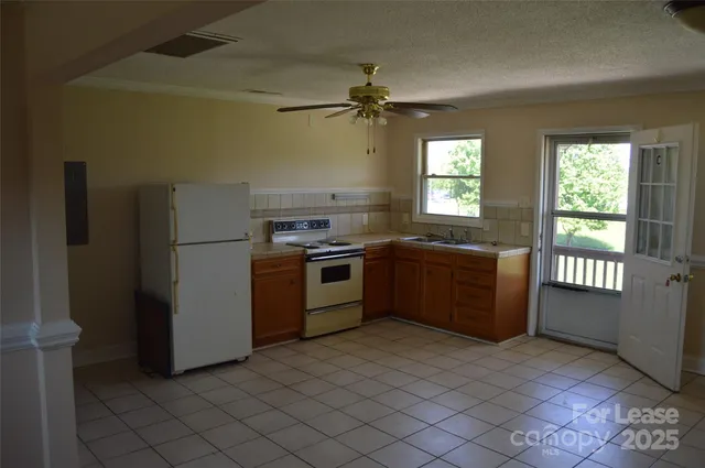 $850 | 2166 Old Mountain Road, Unit C, Statesville, NC 28625