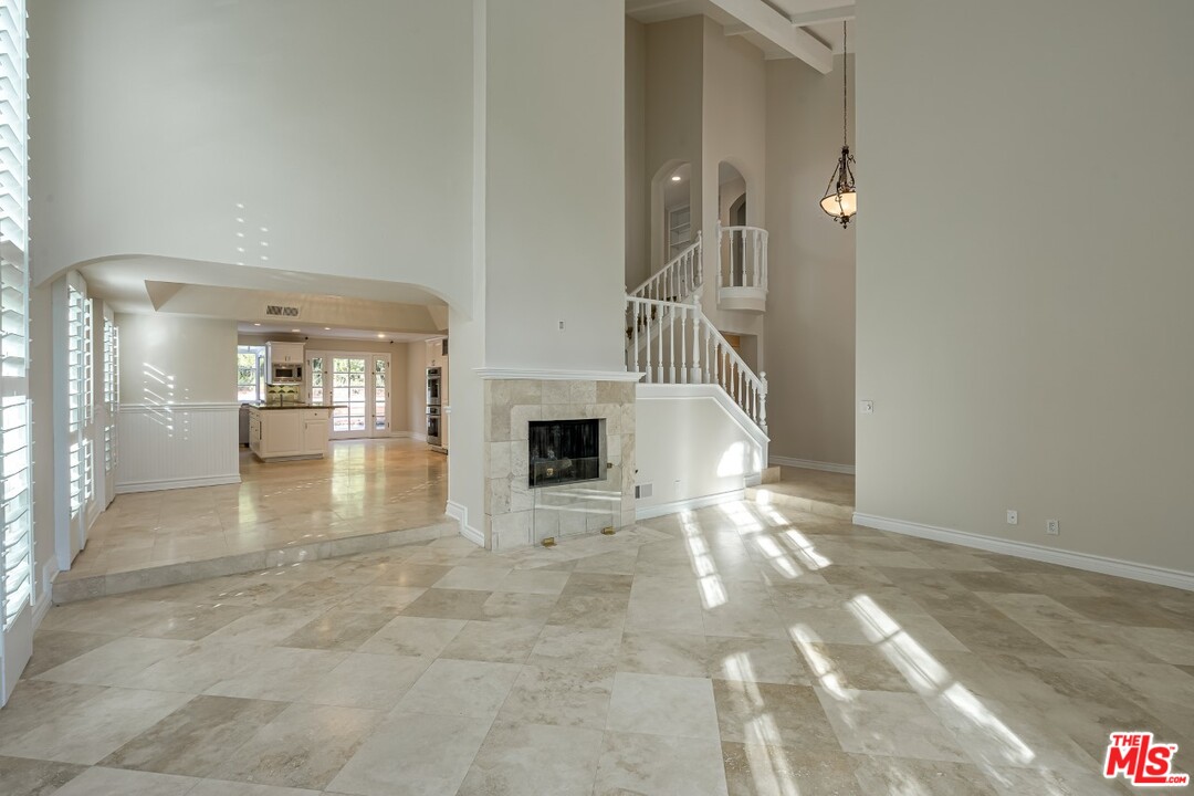 9705 Moorgate Road Beverly Hills, CA 90210 - Photo 4 of 33 Gallery Image 4