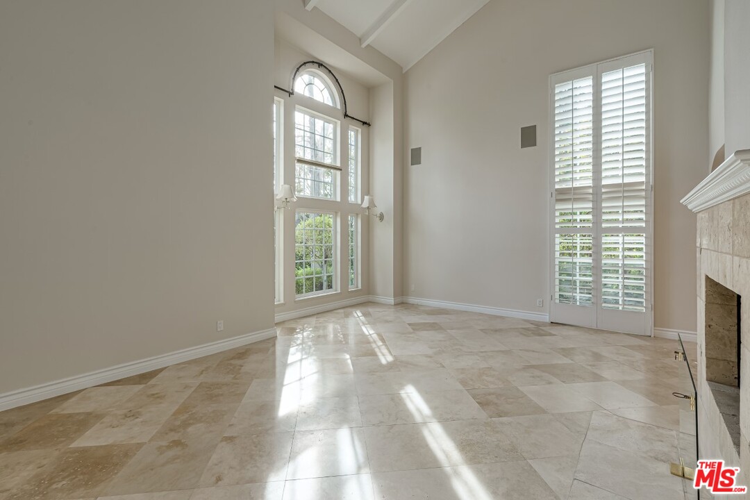 9705 Moorgate Road Beverly Hills, CA 90210 - Photo 5 of 33 Gallery Image 5