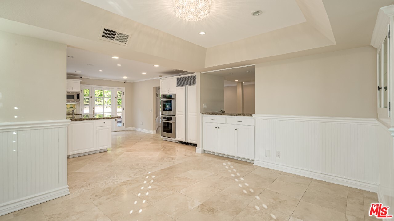 9705 Moorgate Road Beverly Hills, CA 90210 - Photo 7 of 33 Gallery Image 7