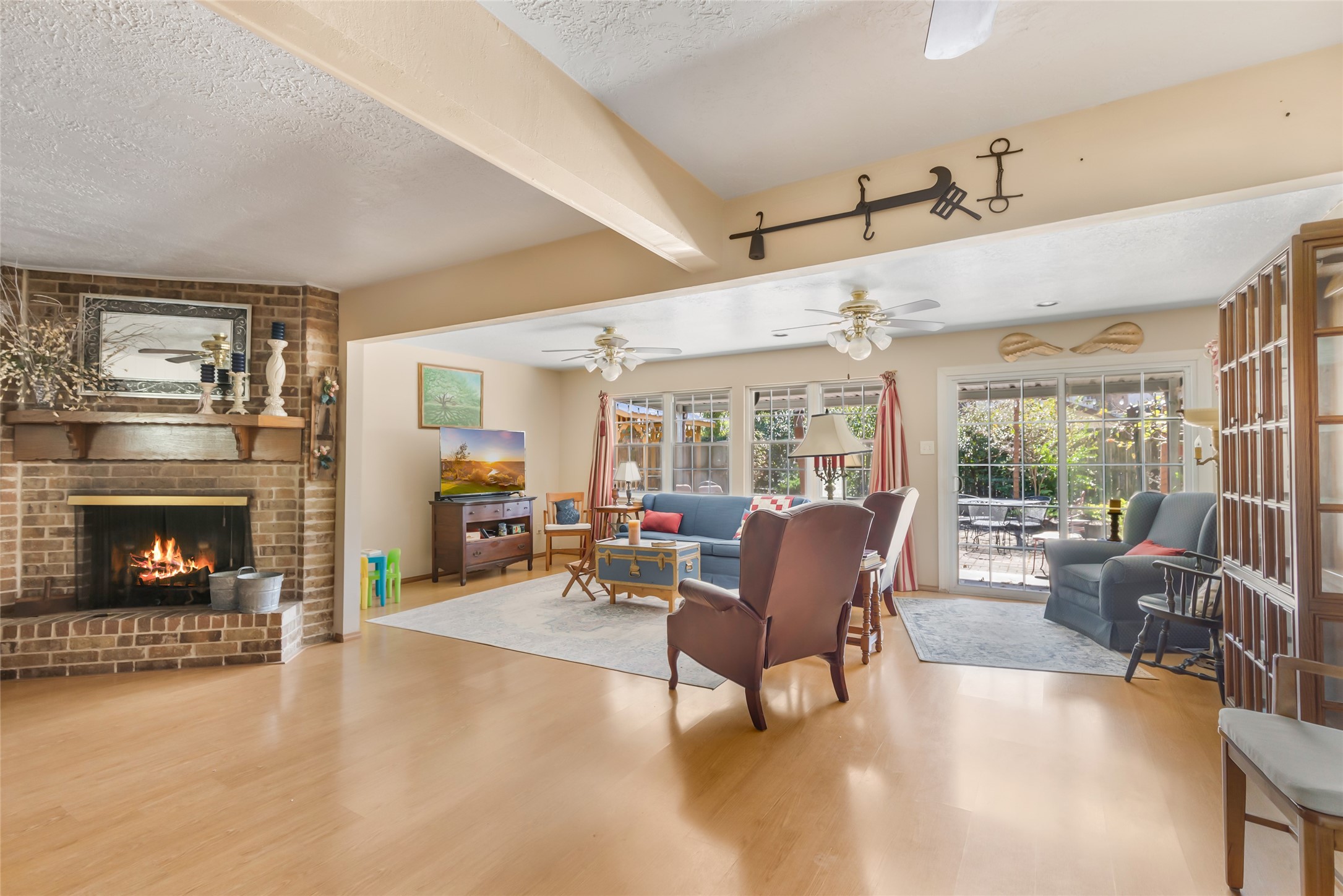 14510 Foxford Way Houston, TX 77015 - Photo 16 of 37 a living room with furniture and fireplace