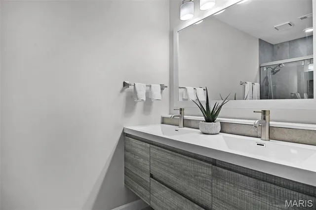 $299,900 | 4250 Lindell Boulevard, Unit A, St. Louis, MO 63108