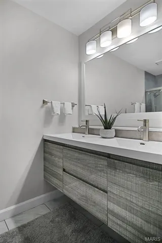 $299,900 | 4250 Lindell Boulevard, Unit A, St. Louis, MO 63108