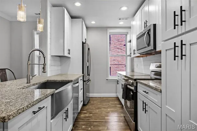 $299,900 | 4250 Lindell Boulevard, Unit A, St. Louis, MO 63108