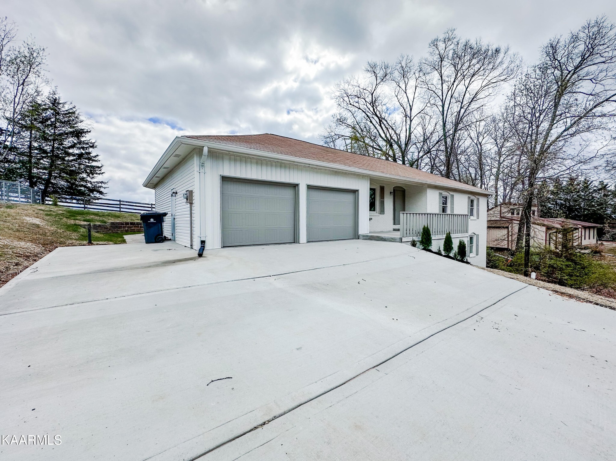 4816 Ridgedale Road Knoxville, TN 37921 - Photo 2 of 32