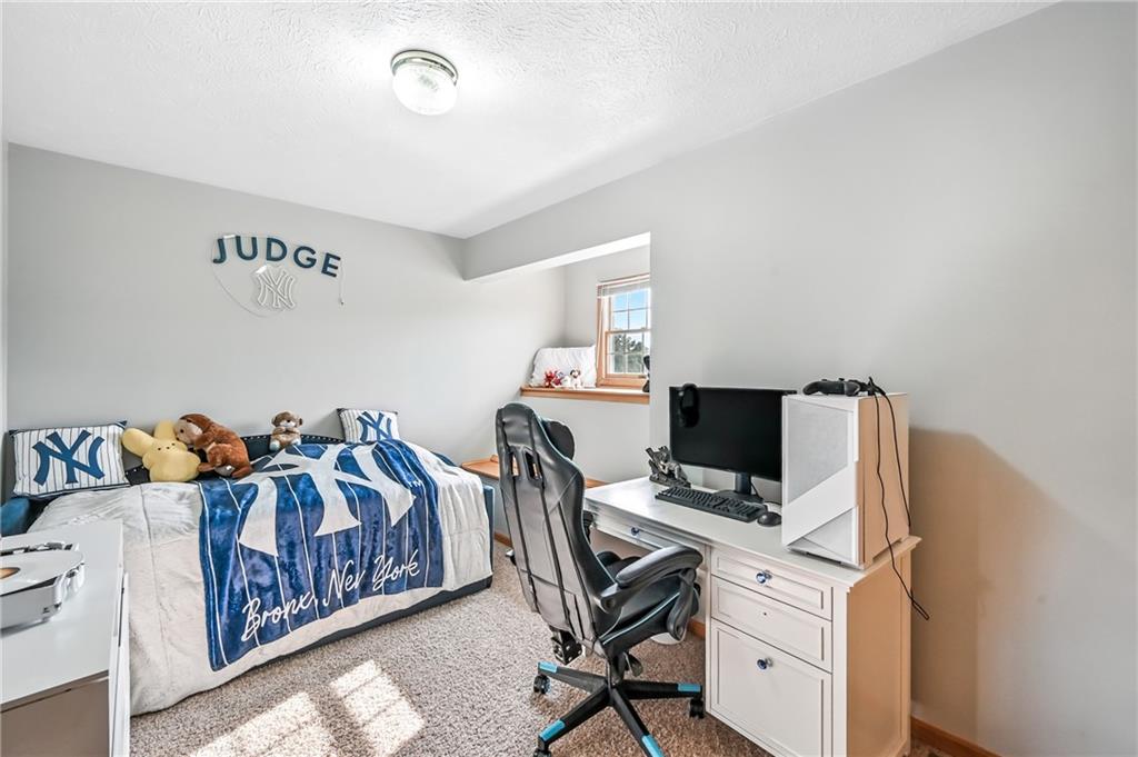 723 Rollinson Road Hermitage, PA 16148 - Photo 24 of 38 a bedroom with a workspace