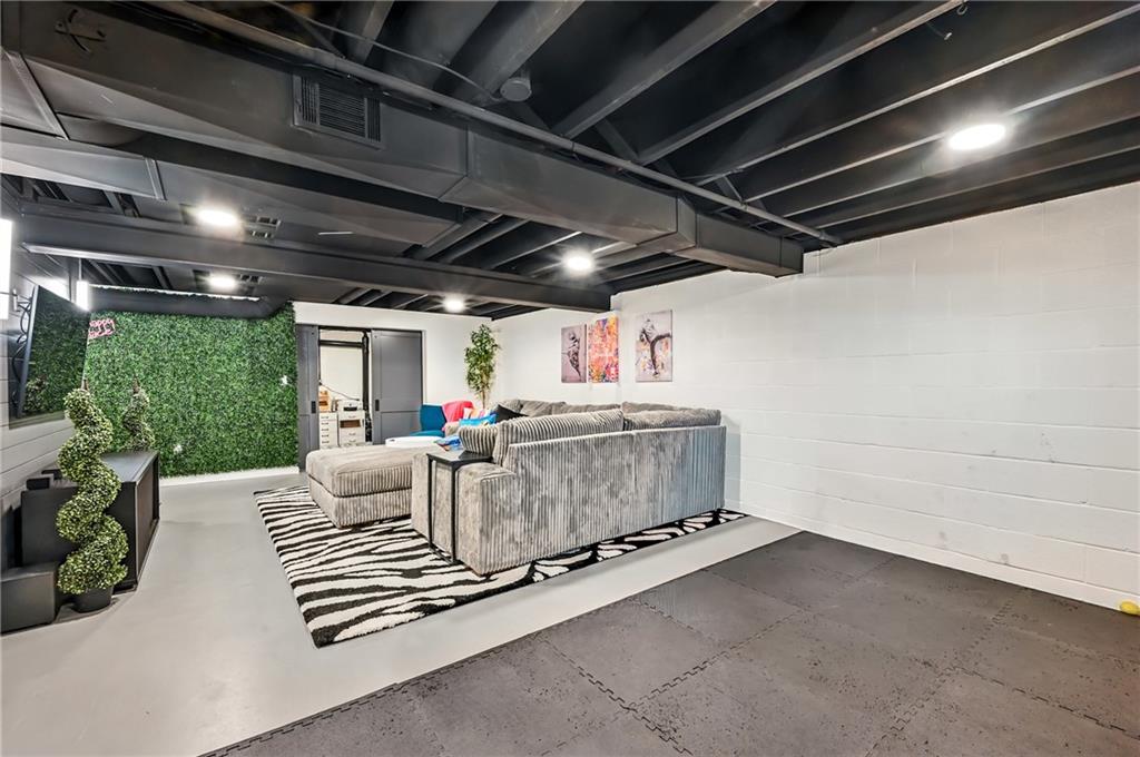 723 Rollinson Road Hermitage, PA 16148 - Photo 30 of 38