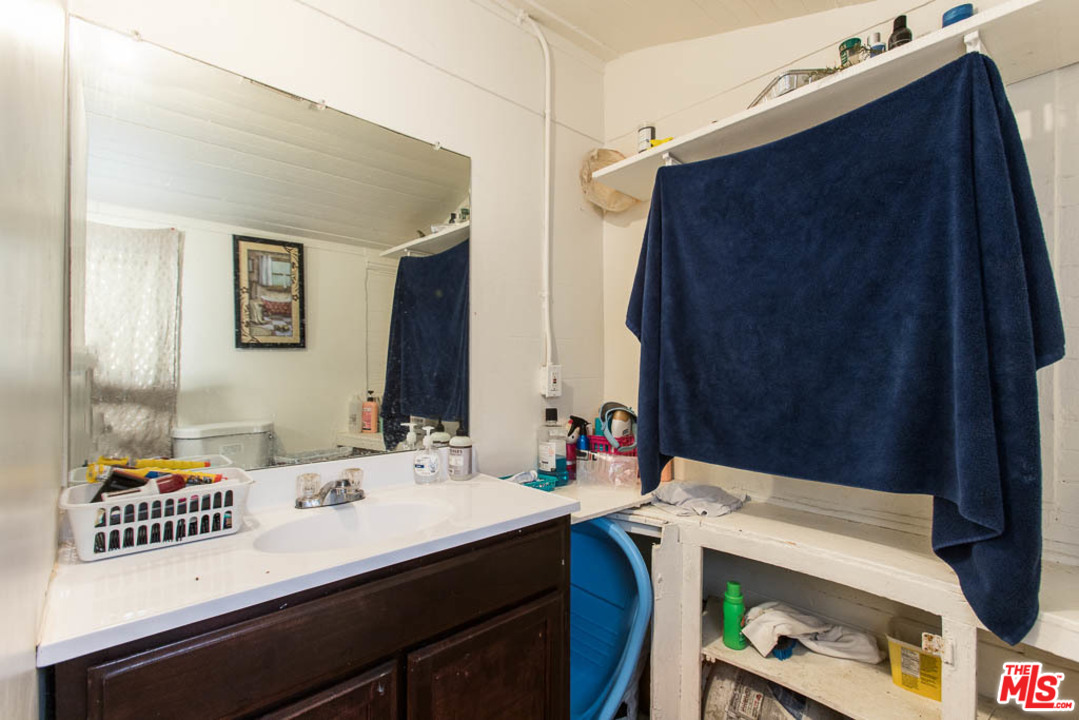 156 South Pecan Street Los Angeles, CA 90033 - Photo 11 of 19