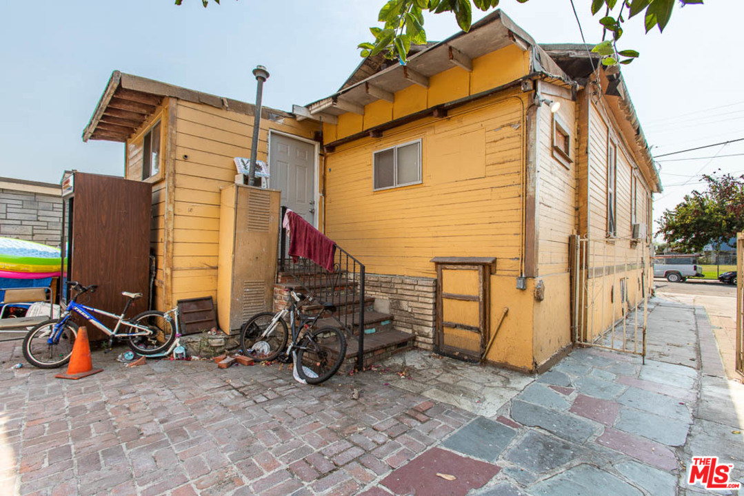 156 South Pecan Street Los Angeles, CA 90033 - Photo 12 of 19