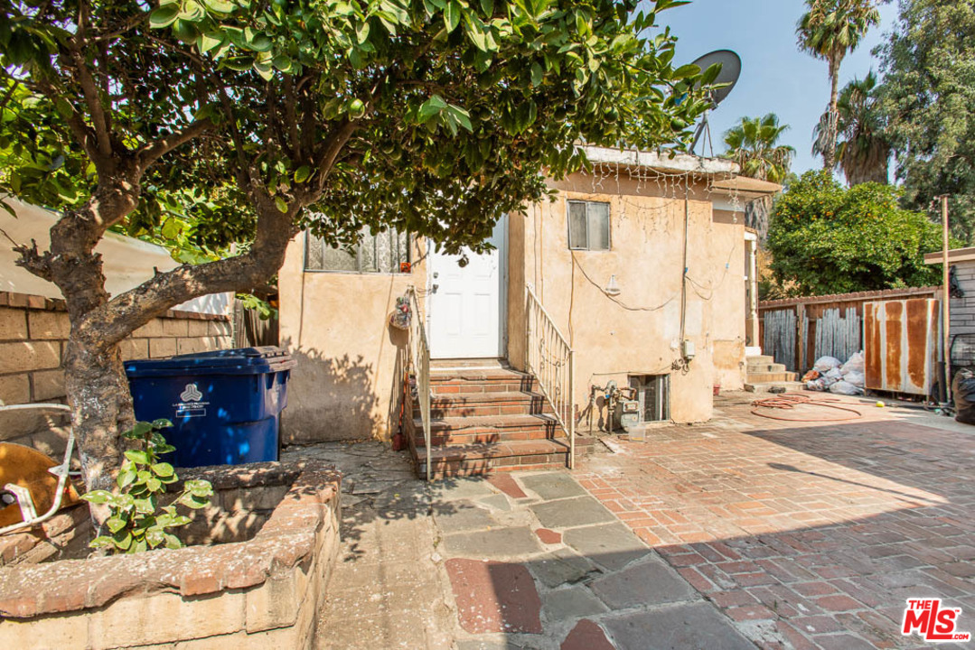 156 South Pecan Street Los Angeles, CA 90033 - Photo 13 of 19