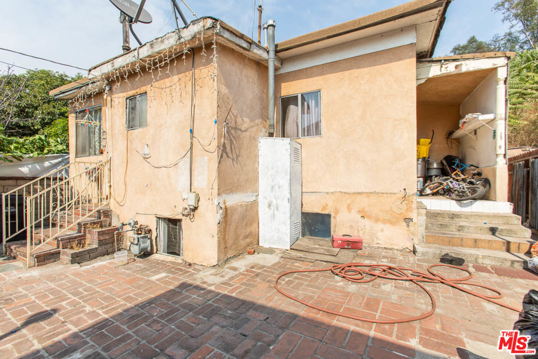 156 South Pecan Street Los Angeles, CA 90033 - Photo 14 of 19