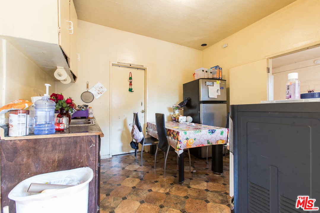 156 South Pecan Street Los Angeles, CA 90033 - Photo 16 of 19