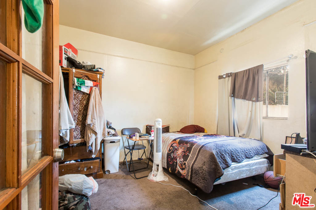 156 South Pecan Street Los Angeles, CA 90033 - Photo 18 of 19