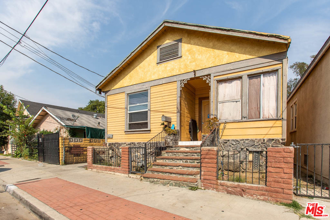 156 South Pecan Street Los Angeles, CA 90033 - Photo 3 of 19