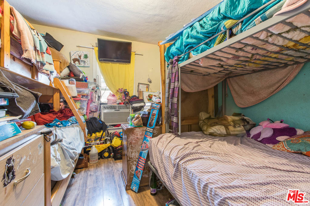 156 South Pecan Street Los Angeles, CA 90033 - Photo 7 of 19