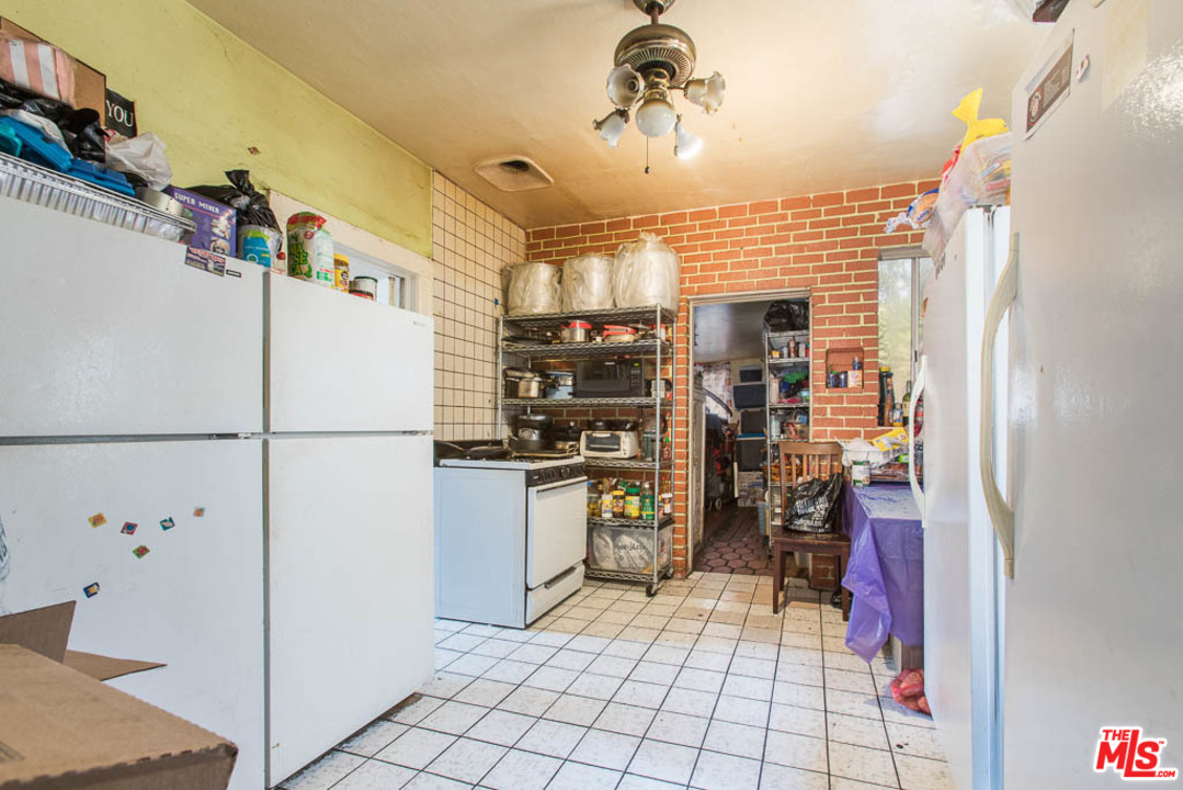 156 South Pecan Street Los Angeles, CA 90033 - Photo 8 of 19