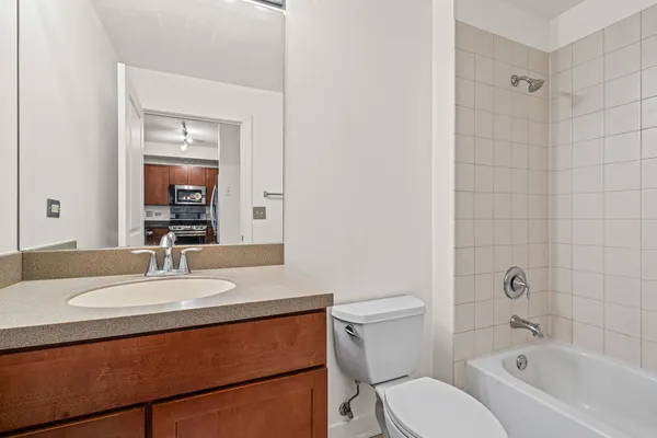 $2,400 | 1905 South Wolf Road, Unit 209, Hillside, IL 60162
