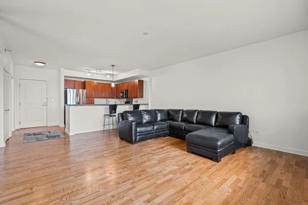 $2,400 | 1905 South Wolf Road, Unit 209, Hillside, IL 60162