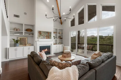 $900,000 | 229 Huck Finn Trail, Dripping Springs, TX 78620