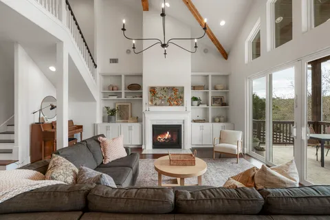 $900,000 | 229 Huck Finn Trail, Dripping Springs, TX 78620