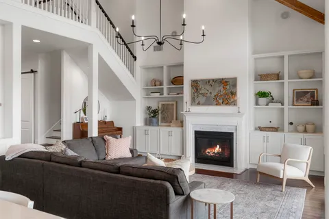 $900,000 | 229 Huck Finn Trail, Dripping Springs, TX 78620