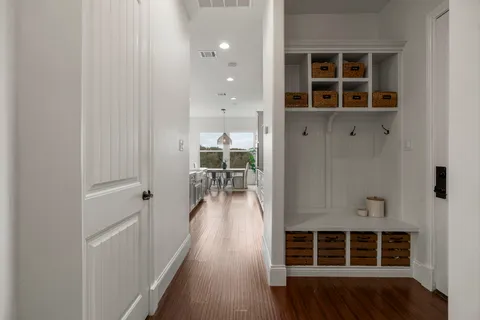 $900,000 | 229 Huck Finn Trail, Dripping Springs, TX 78620