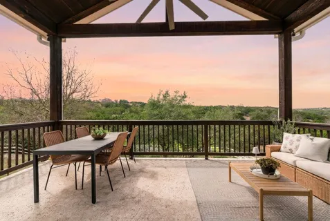 $900,000 | 229 Huck Finn Trail, Dripping Springs, TX 78620