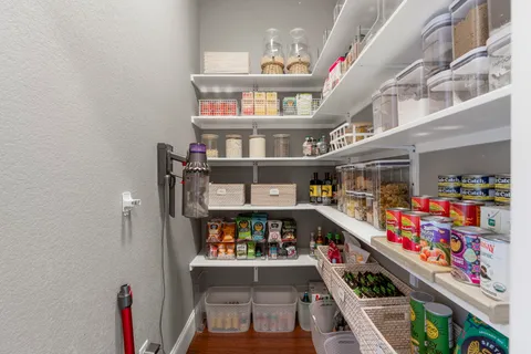 $900,000 | 229 Huck Finn Trail, Dripping Springs, TX 78620