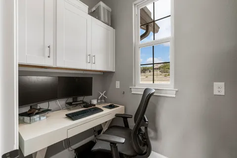 $900,000 | 229 Huck Finn Trail, Dripping Springs, TX 78620