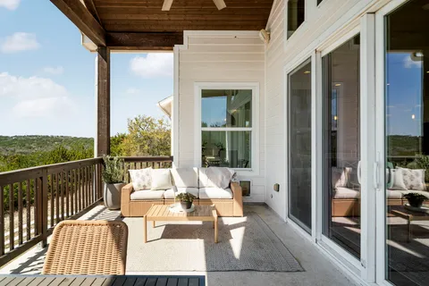 $900,000 | 229 Huck Finn Trail, Dripping Springs, TX 78620