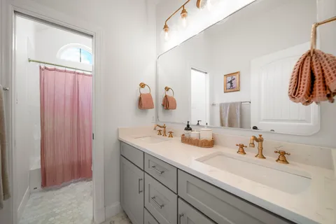 $900,000 | 229 Huck Finn Trail, Dripping Springs, TX 78620