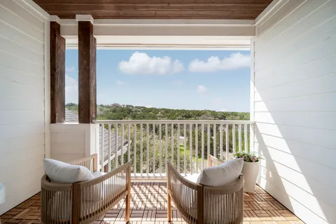 $900,000 | 229 Huck Finn Trail, Dripping Springs, TX 78620