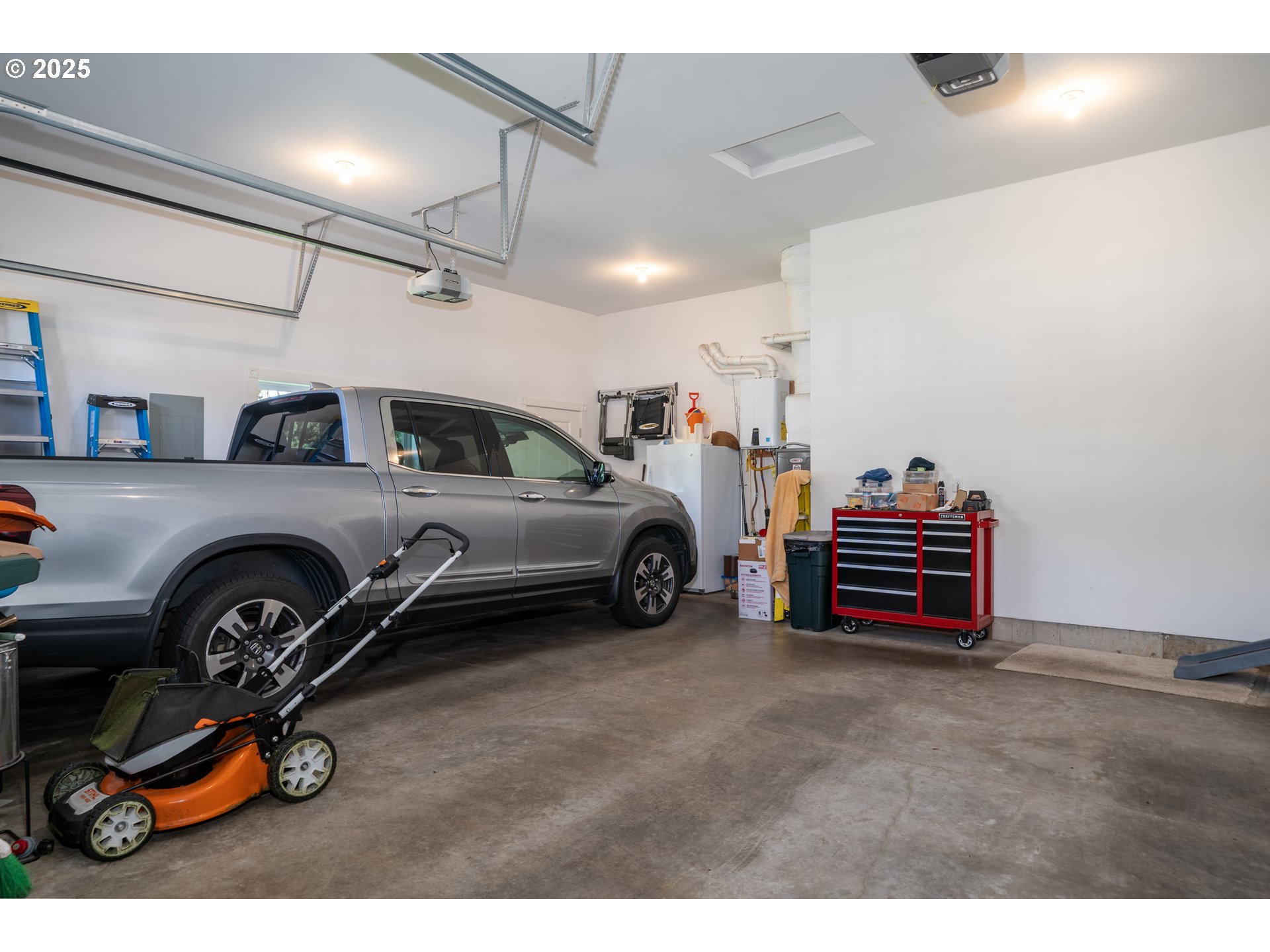 175 Southwest 59th Street South Beach, OR 97366 - Photo 41 of 48 Garage