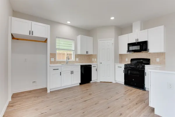 $1,700 | 8202 Homewood Lane, Unit A, Houston, TX 77028