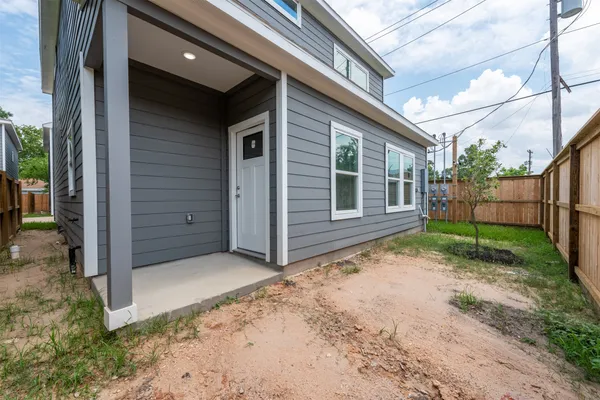 $1,700 | 8202 Homewood Lane, Unit A, Houston, TX 77028