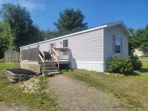 $69,900 | 51 Lorna Lane, Glenburn, ME 04401