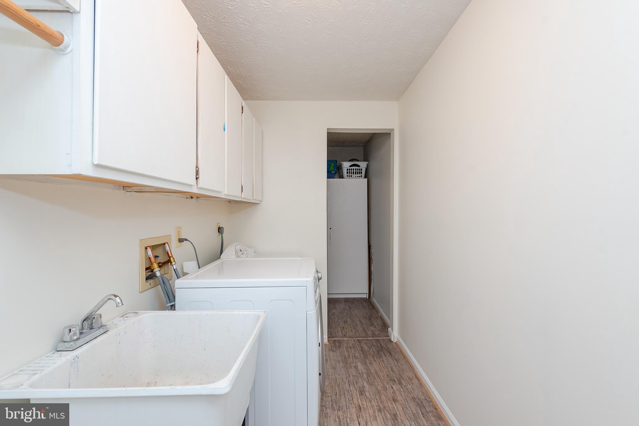 8364 Kings Heights Road Ellicott City, MD 21043 - Photo 20 of 48 Laundry