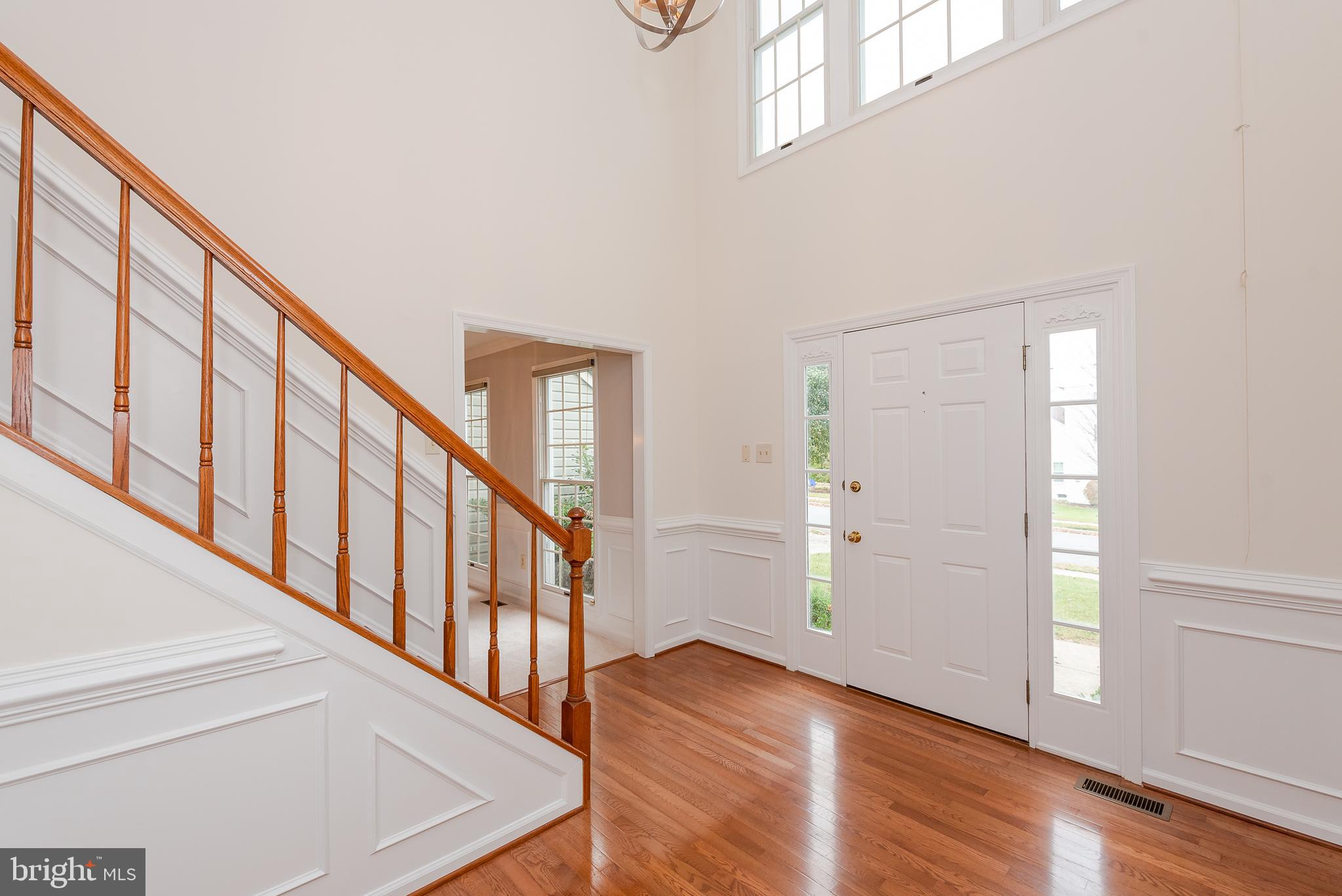 8364 Kings Heights Road Ellicott City, MD 21043 - Photo 6 of 48 Foyer