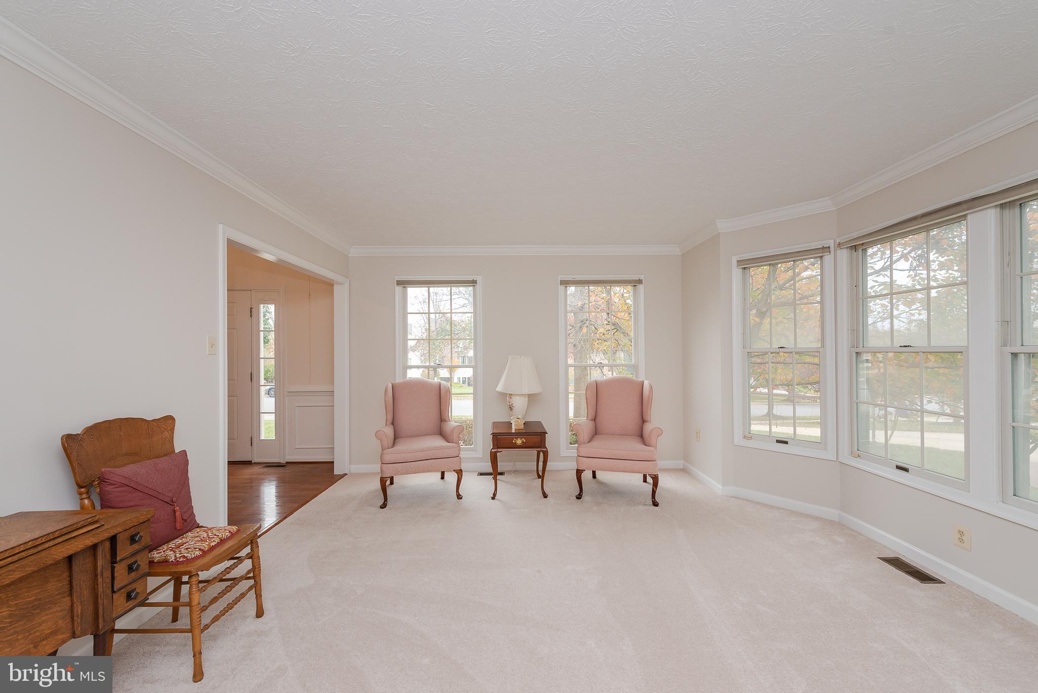 8364 Kings Heights Road Ellicott City, MD 21043 - Photo 8 of 48 Living Room