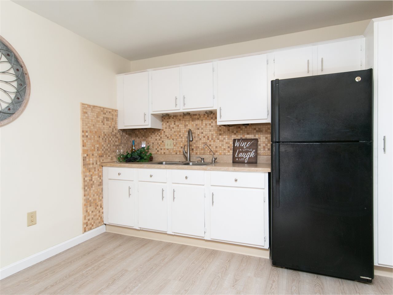 5 Strawberry Bank Road, Unit 10 Nashua, NH 03062 - Photo 3 of 14 Gallery Image 3