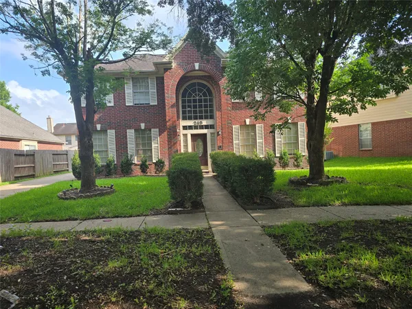 $3,150 | 215 Birch Hill Drive, Sugar Land, TX 77479