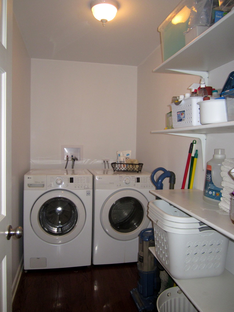 26W564 Jewell Road Winfield, IL 60190 - Photo 13 of 40 a utility room with dryer and washer