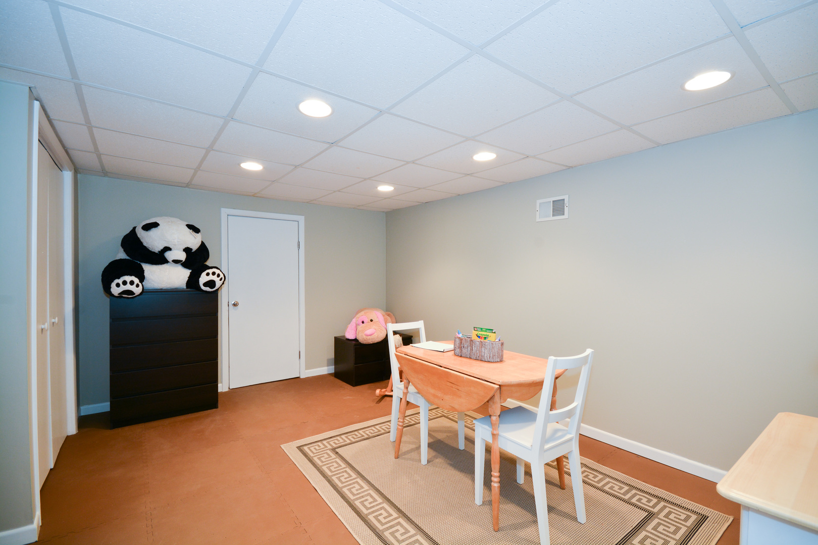 26W564 Jewell Road Winfield, IL 60190 - Photo 29 of 40 a work room with a table and chairs