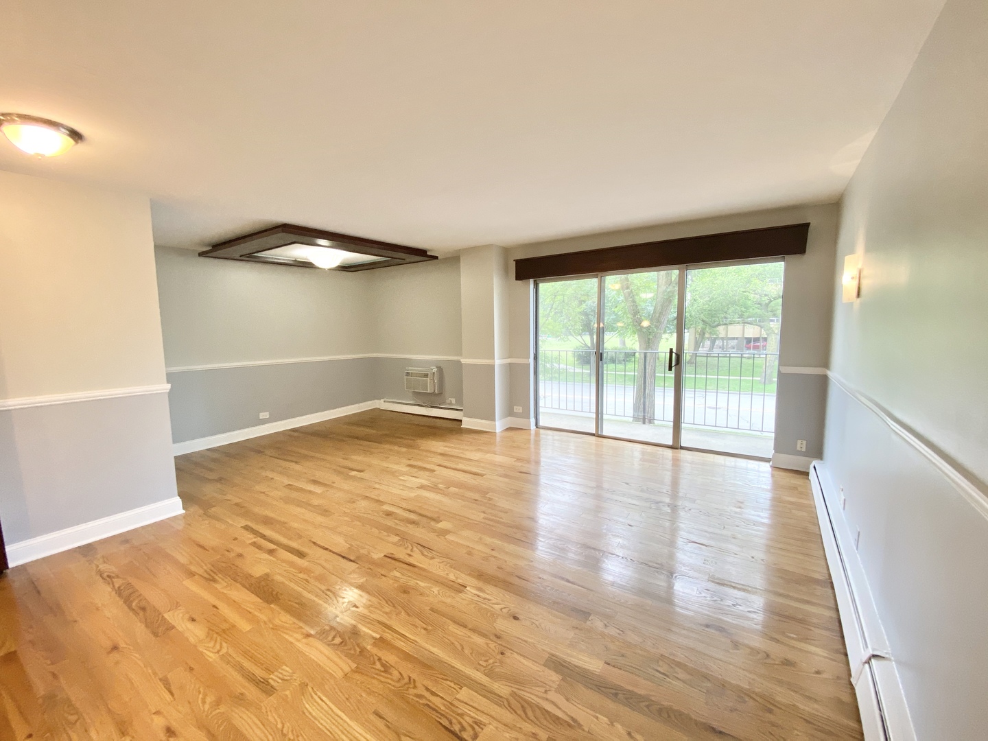 1567 Ridge Avenue, Unit 201 Evanston, IL 60201 - Photo 2 of 17