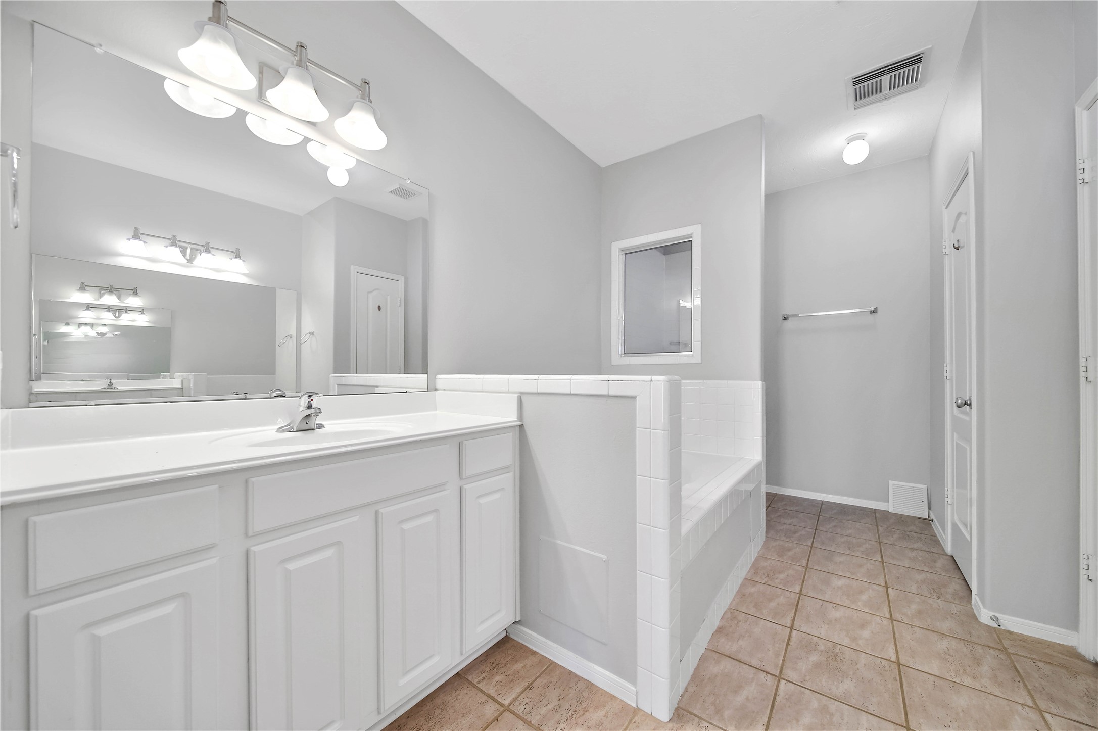 2618 Shady Acres Court Houston, TX 77008 - Photo 29 of 40