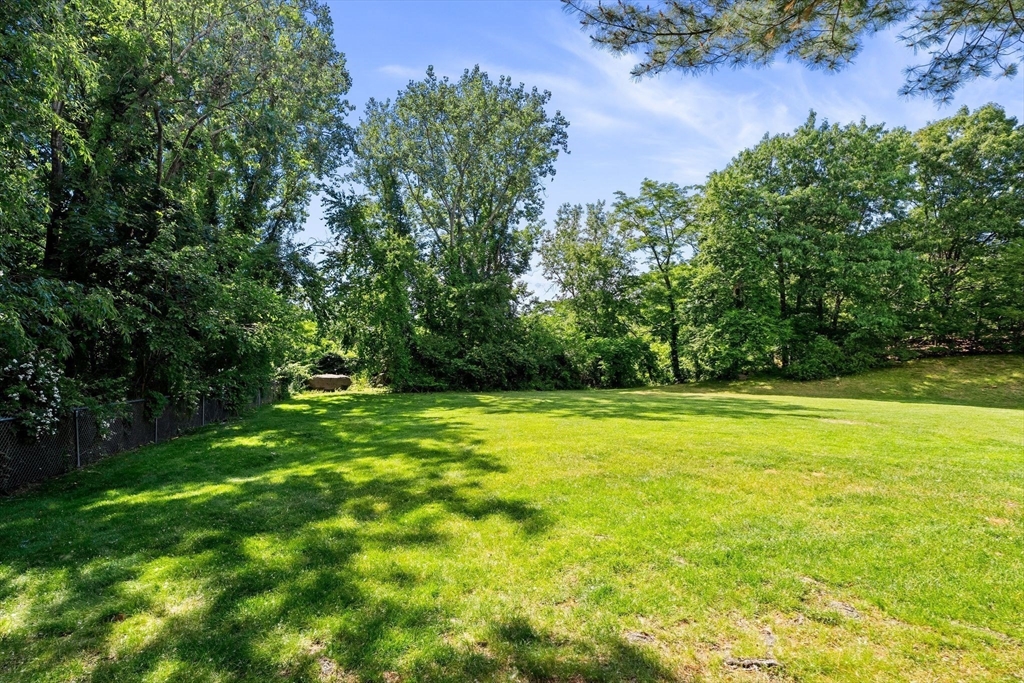 15 Bower Road, Unit E1 Quincy, MA 02169 - Photo 33 of 34