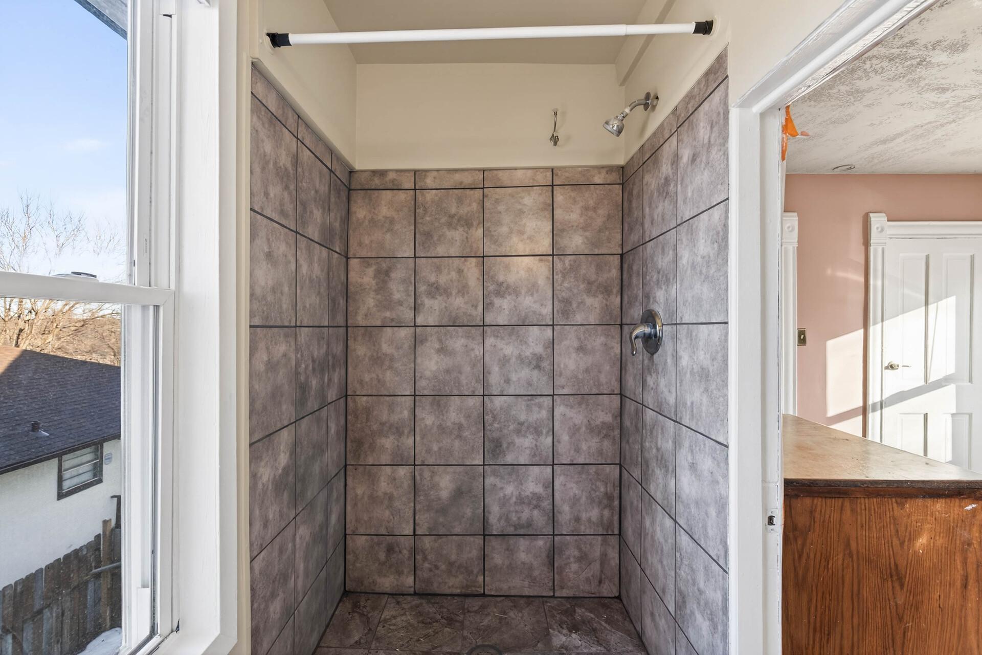 3905 North 6th Street Minneapolis, MN 55412 - Photo 11 of 28