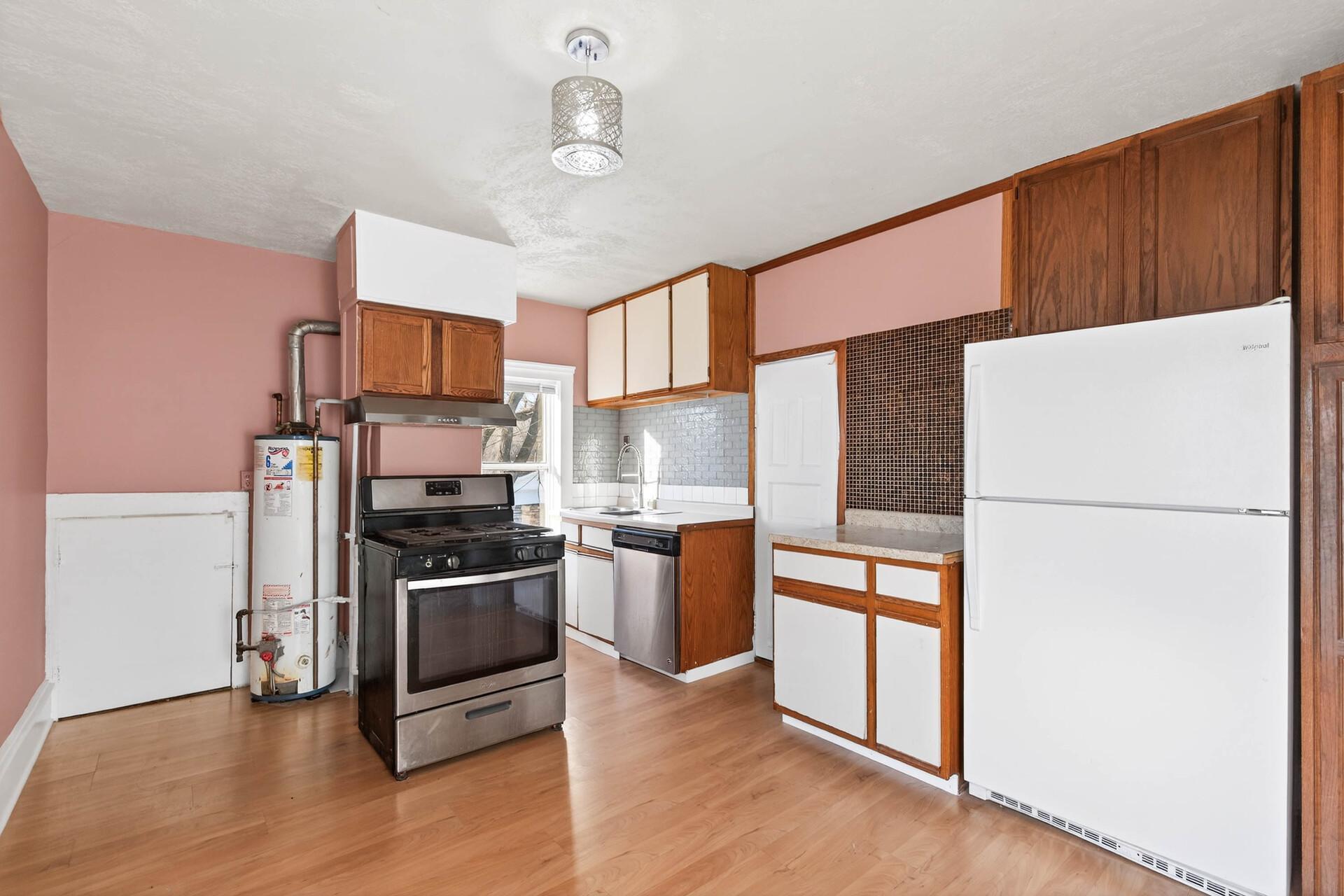 3905 North 6th Street Minneapolis, MN 55412 - Photo 7 of 28